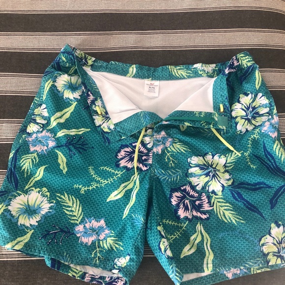 Men’s Vineyard Vines swim trunks XL. not new. - Picture 5 of 7
